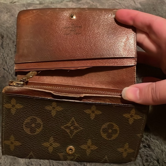 Louis Vuitton compact wallet - Picture 4 of 6